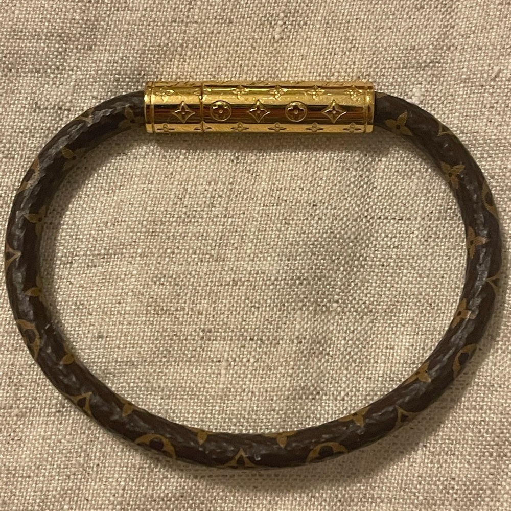 ***S0LD*** on another platform. Louis Vuitton Confidential Bracelet.